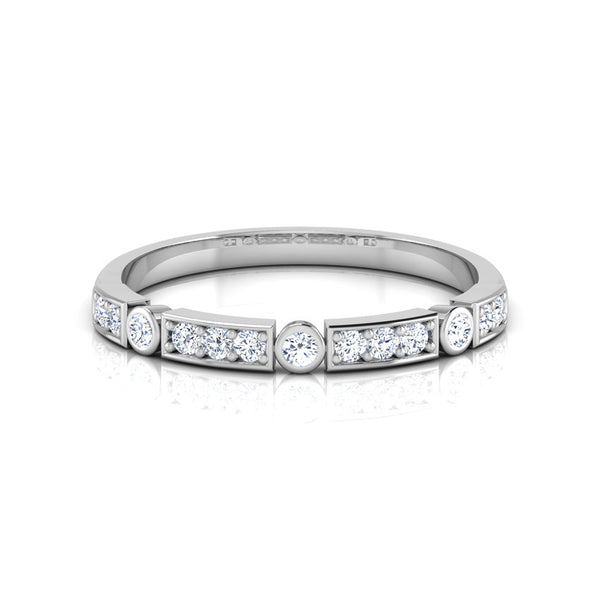Novice Glitz Moissanite Diamond Ring